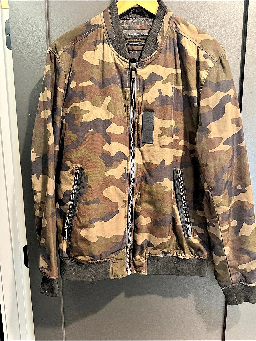 Zara Man Camo Bomber Jacket in Brown & Green Size Large Like New